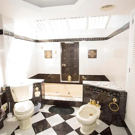 Kır Evi El Chaparro Junto A La Venta El Loro *