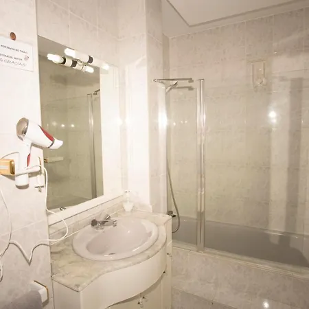 El Chaparro Junto A La Venta El Loro Barbate